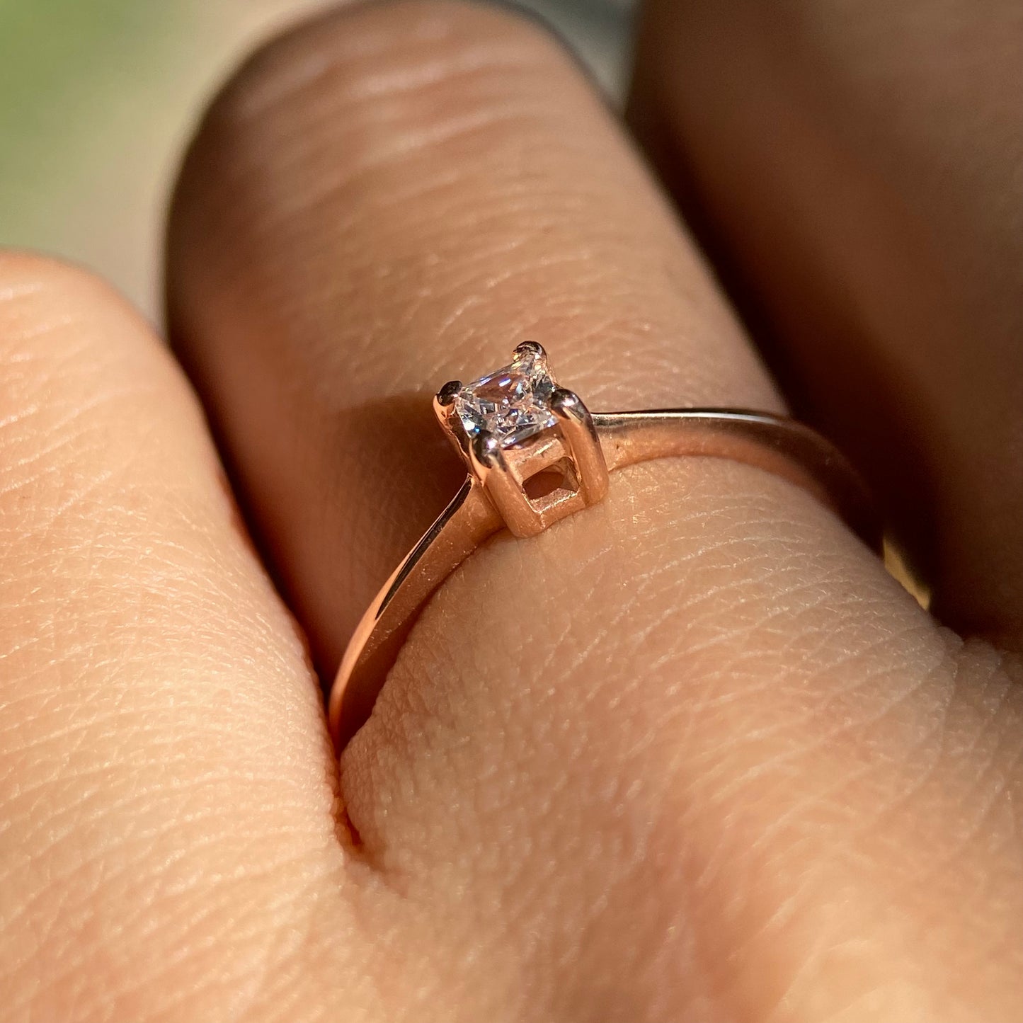 Darian ring in 18k pink gold with zircons