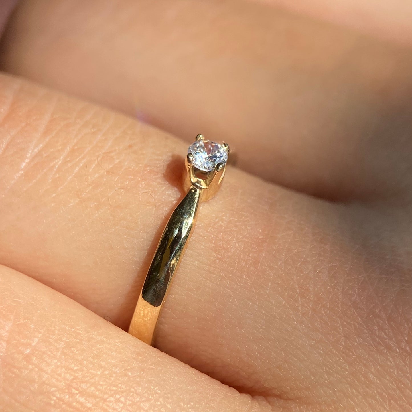 Celine ring in 18k yellow gold with zircons